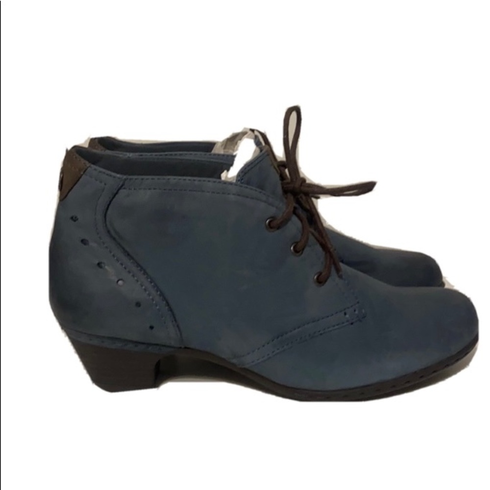 NWOT Cobb hill by new balance lace up ankle boots